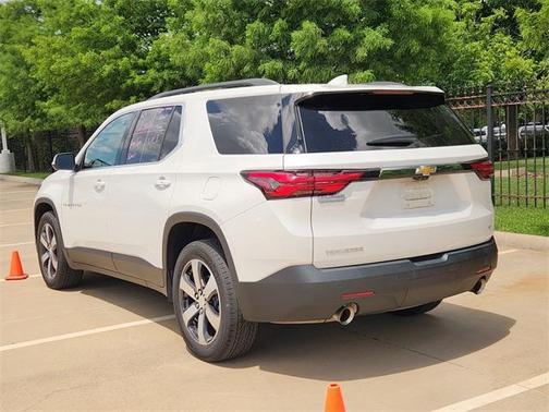 2022 Chevrolet Traverse LT Leather