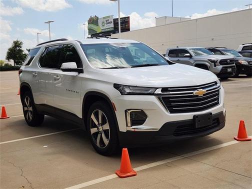 2022 Chevrolet Traverse LT Leather