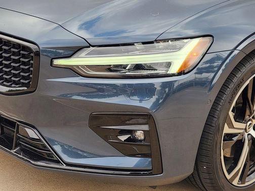 Denim Blue Metallic 2024 Volvo S60 B5 Plus Dark Theme