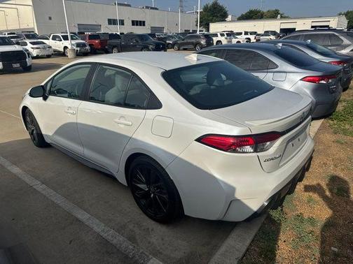 Wind Chill Pearl 2025 Toyota Corolla SE