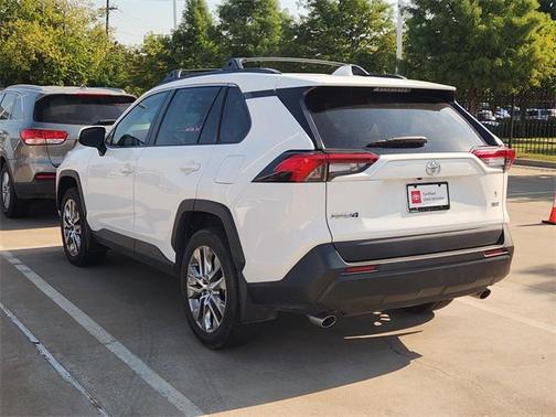 2020 Toyota RAV4 XLE Premium