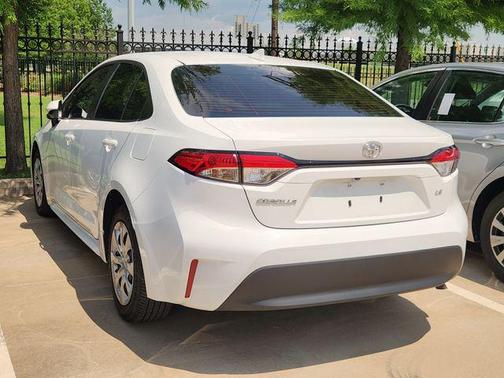 Ice Cap 2024 Toyota Corolla LE
