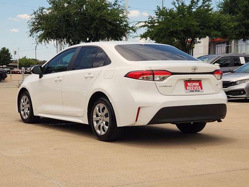 Ice Cap 2024 Toyota Corolla LE
