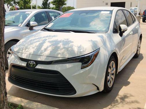 Ice Cap 2024 Toyota Corolla LE