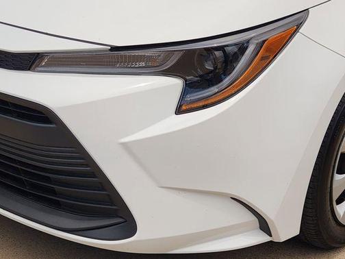 Ice Cap 2024 Toyota Corolla LE