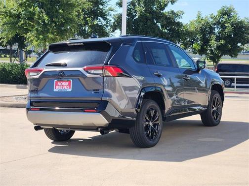 2025 Toyota RAV4 Hybrid SE