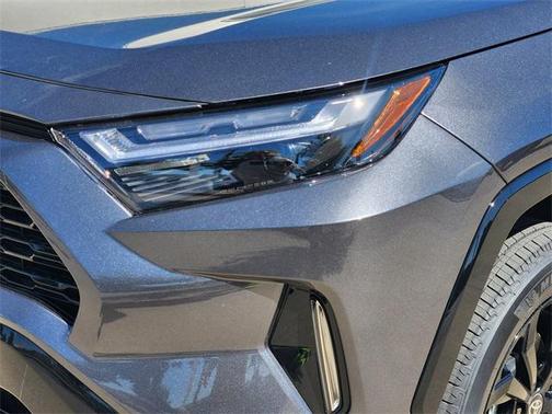 2025 Toyota RAV4 Hybrid SE