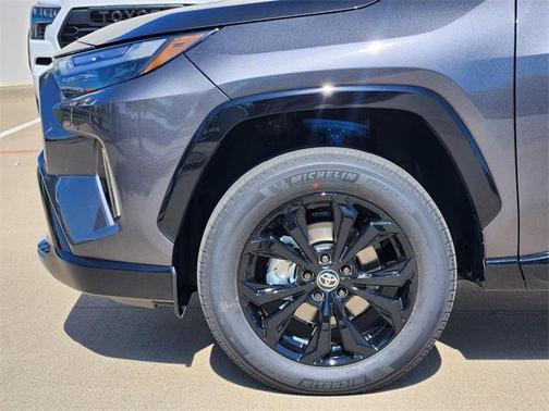 2025 Toyota RAV4 Hybrid SE