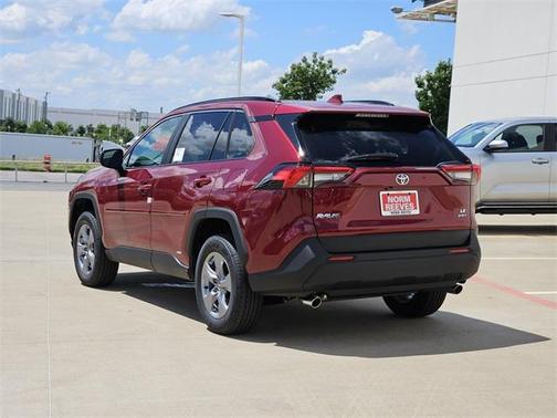 2025 Toyota RAV4 Hybrid LE