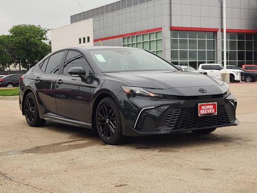 Underground 2026 Toyota Camry SE