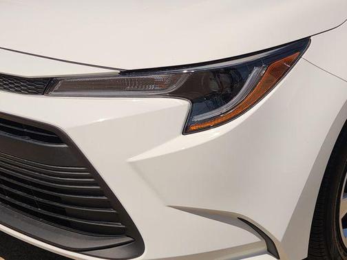 Ice Cap 2025 Toyota Corolla LE