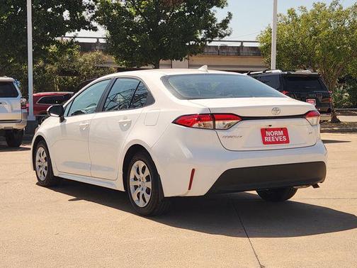 Ice Cap 2025 Toyota Corolla LE