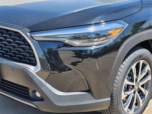 2025 Toyota Corolla Cross XLE