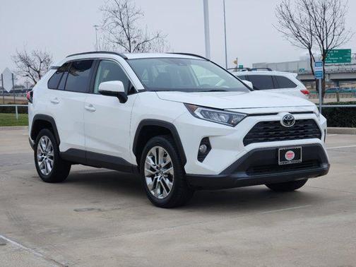 2019 Toyota RAV4 XLE Premium