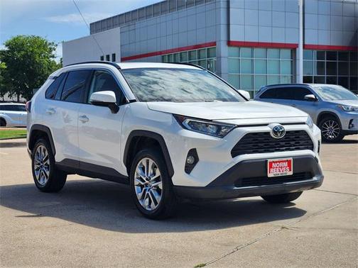 2019 Toyota RAV4 XLE Premium