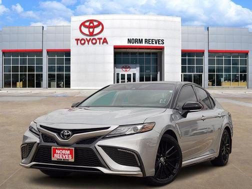 Celestial Silver Metallic/Midnight Black Metallic 2023 Toyota Camry XSE