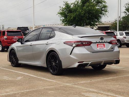 Celestial Silver Metallic/Midnight Black Metallic 2023 Toyota Camry XSE
