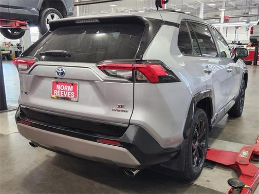 2023 Toyota RAV4 Hybrid SE