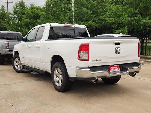 Bright White Clearcoat 2019 RAM 1500 Big Horn