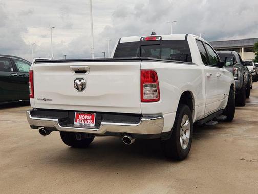 Bright White Clearcoat 2019 RAM 1500 Big Horn