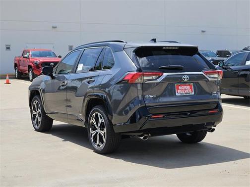 2025 Toyota RAV4 Hybrid SE