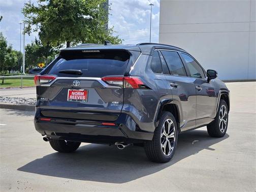 2025 Toyota RAV4 Hybrid SE