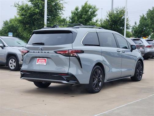 2023 Toyota Sienna XSE 7 Passenger