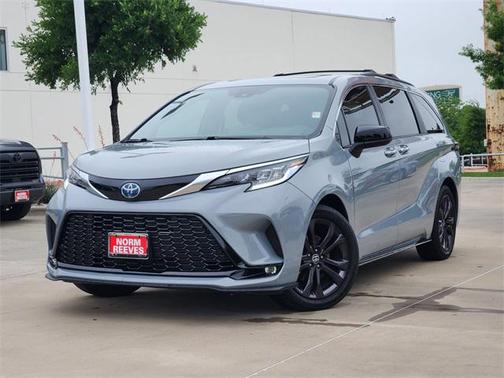 2023 Toyota Sienna XSE 7 Passenger