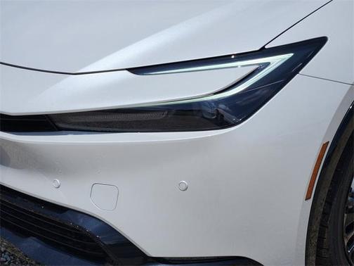 2025 Toyota Prius L