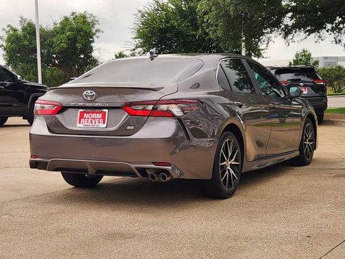Predawn Gray Mica 2023 Toyota Camry SE