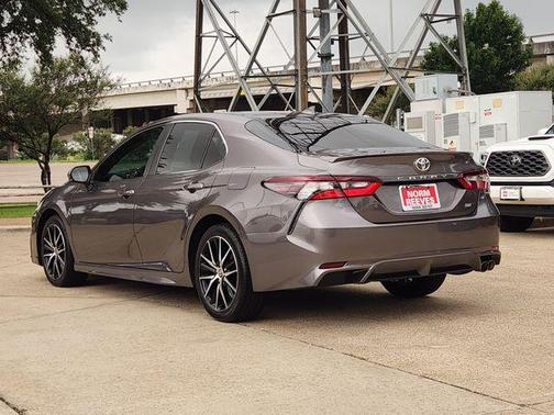 Predawn Gray Mica 2023 Toyota Camry SE
