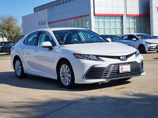 2024 Toyota Camry LE