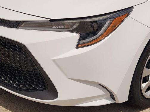 Super White 2021 Toyota Corolla LE