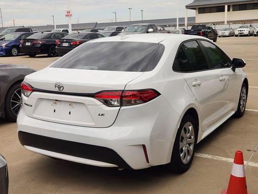 Super White 2021 Toyota Corolla LE