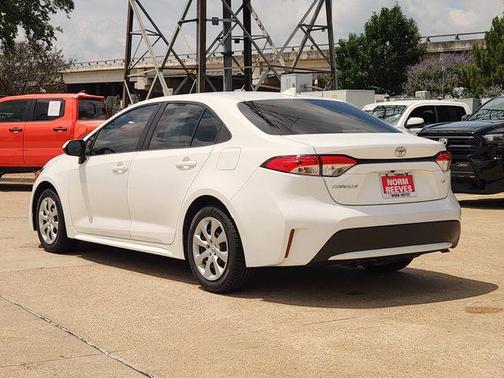 Super White 2021 Toyota Corolla LE