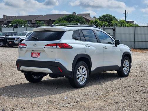 2025 Toyota Corolla Cross LE