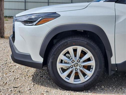 2025 Toyota Corolla Cross LE