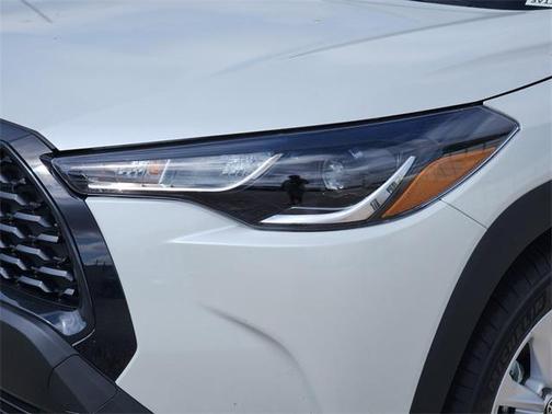 2025 Toyota Corolla Cross LE