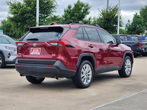 2019 Toyota RAV4 XLE Premium