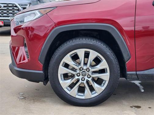 2019 Toyota RAV4 XLE Premium