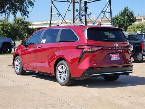 2025 Toyota Sienna Limited 7-Passenger