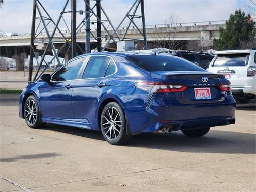 2024 Toyota Camry Hybrid SE