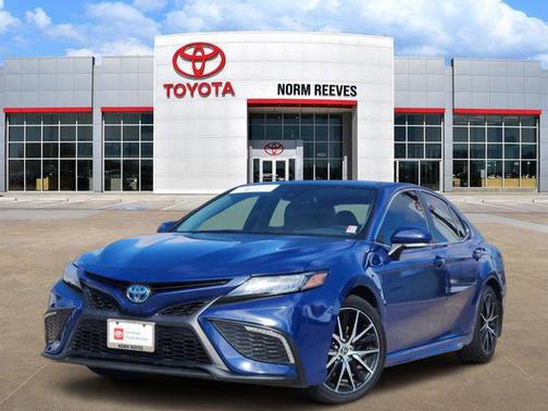 2024 Toyota Camry Hybrid SE