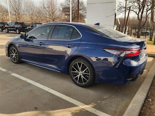2024 Toyota Camry Hybrid SE