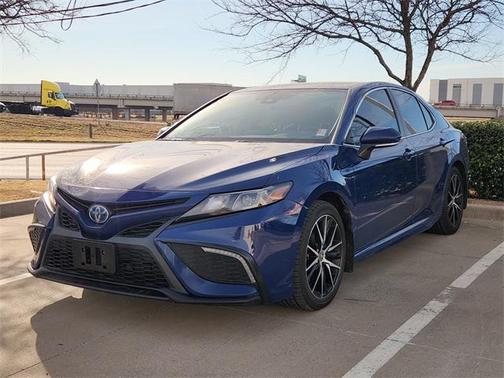 2024 Toyota Camry Hybrid SE