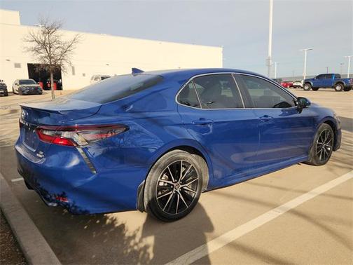 2024 Toyota Camry Hybrid SE