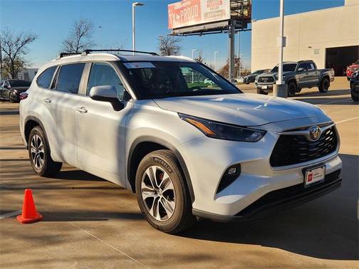 2025 Toyota Highlander XLE