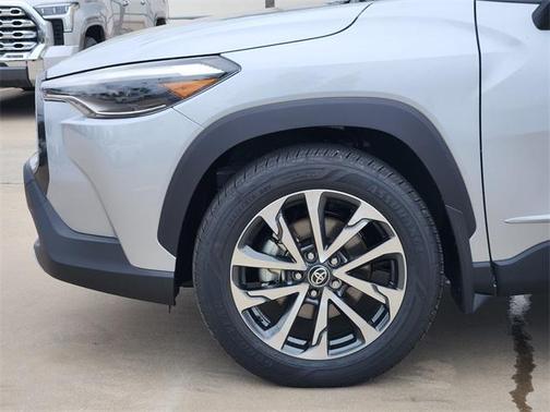 2025 Toyota Corolla Cross XLE