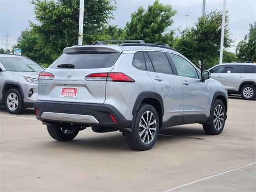 2025 Toyota Corolla Cross XLE