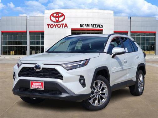 2025 Toyota RAV4 XLE Premium